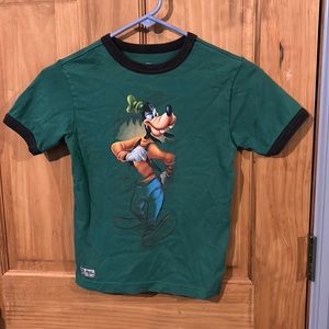 adorable goofy t-shirt!